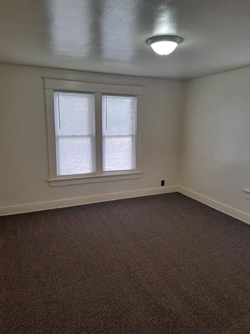 House for rent at 1133 Edgewater Ave, Fort Wayne, IN 46805