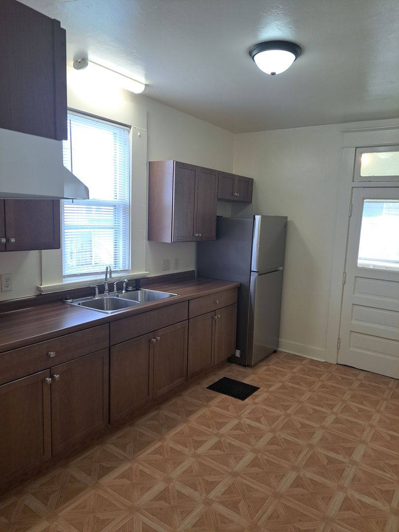 House for rent at 1133 Edgewater Ave, Fort Wayne, IN 46805