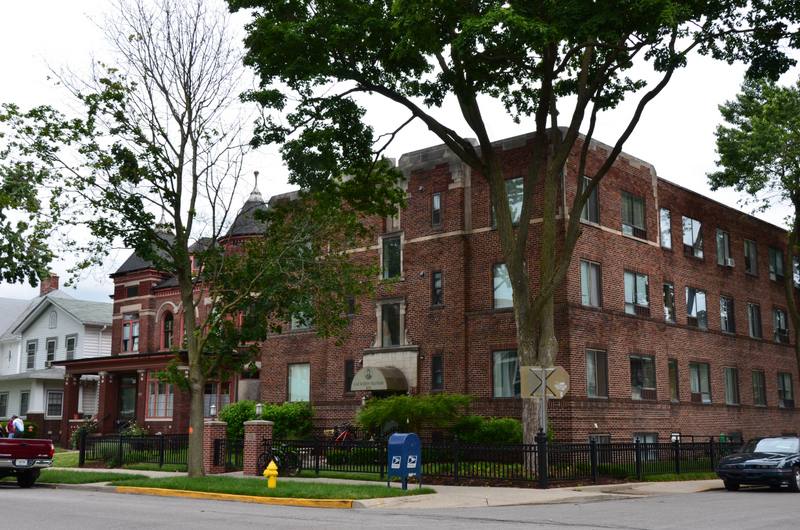 Apartment for rent at 835 W Wayne St, Fort Wayne, IN 46802