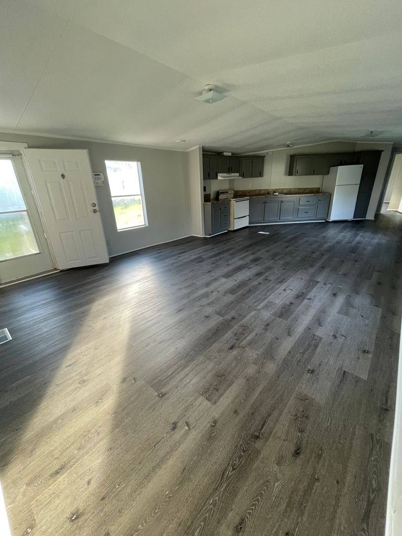 Apartment for rent at 4405 Old Jeanerette Rd, New Iberia, LA 70563