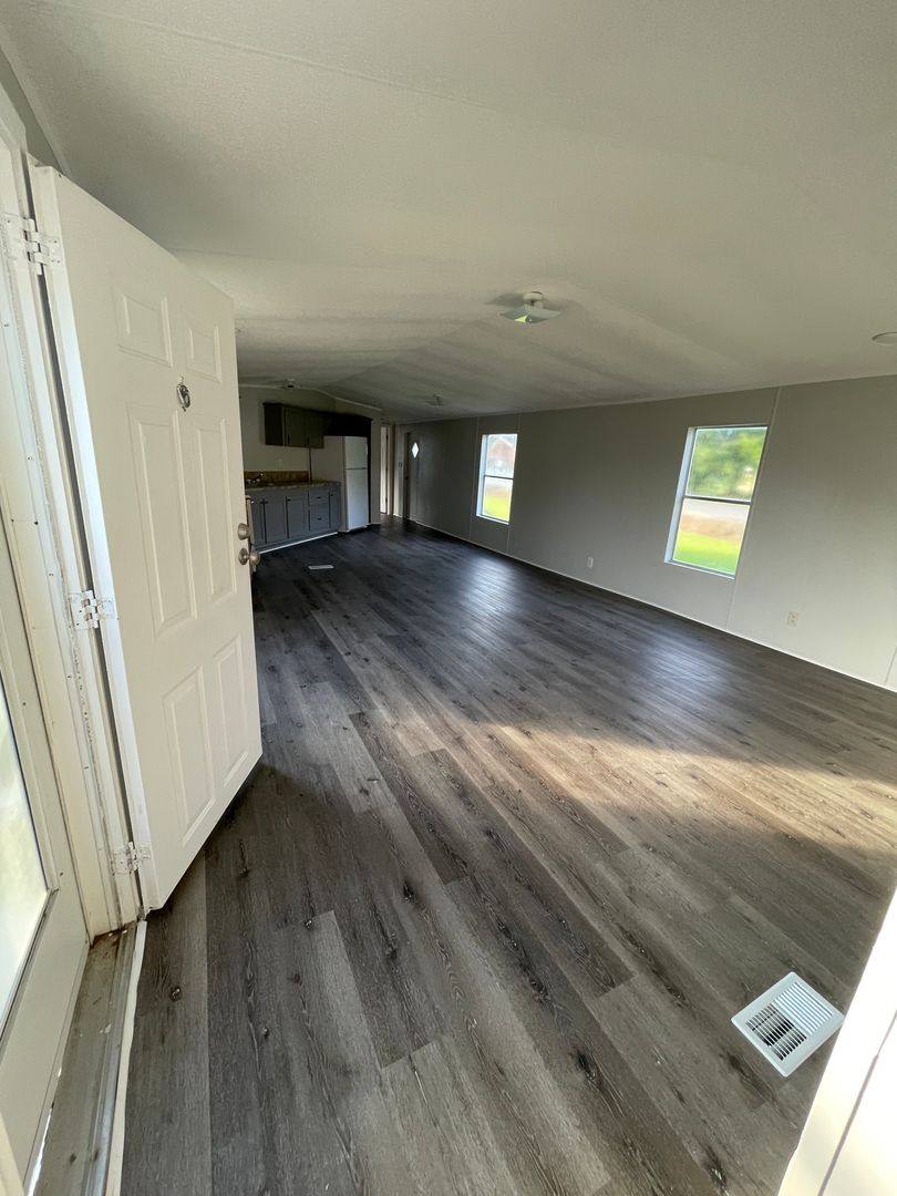 Apartment for rent at 4405 Old Jeanerette Rd, New Iberia, LA 70563