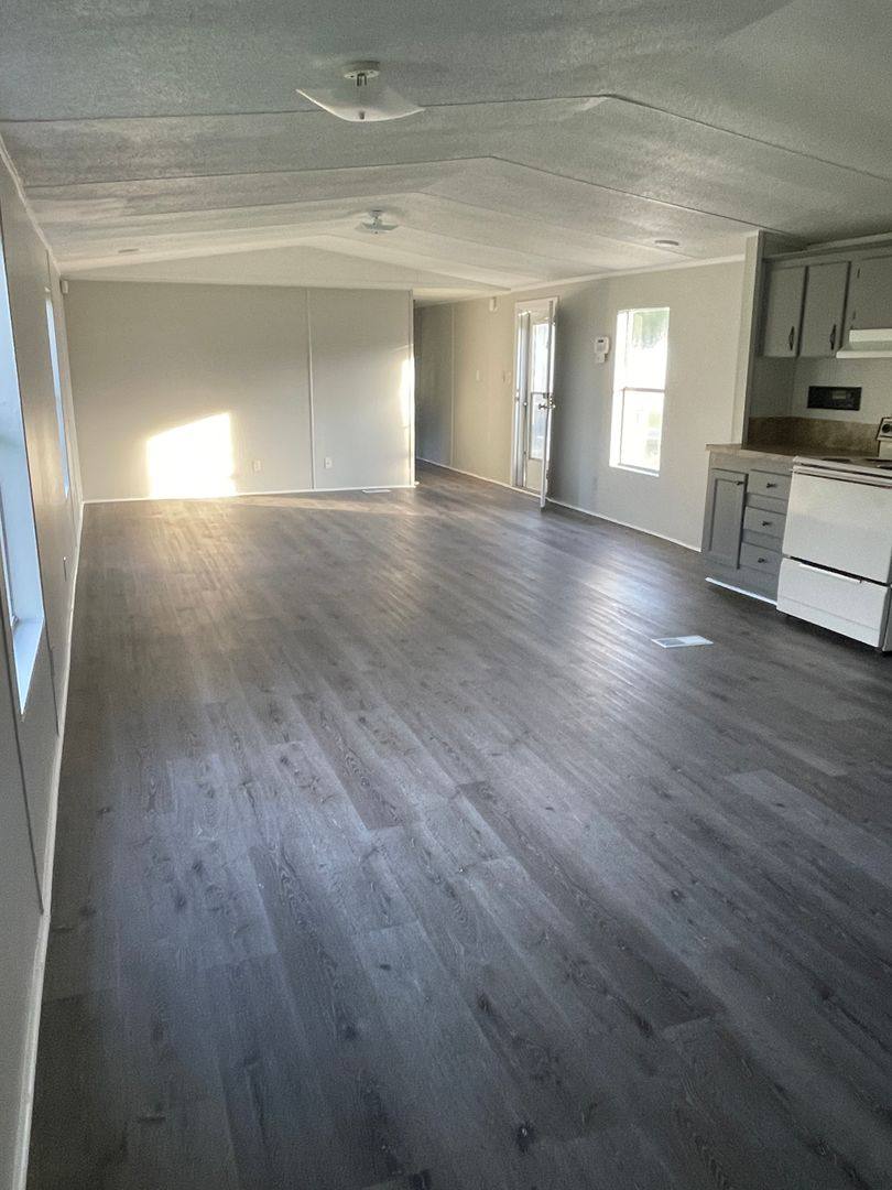 Apartment for rent at 4405 Old Jeanerette Rd, New Iberia, LA 70563