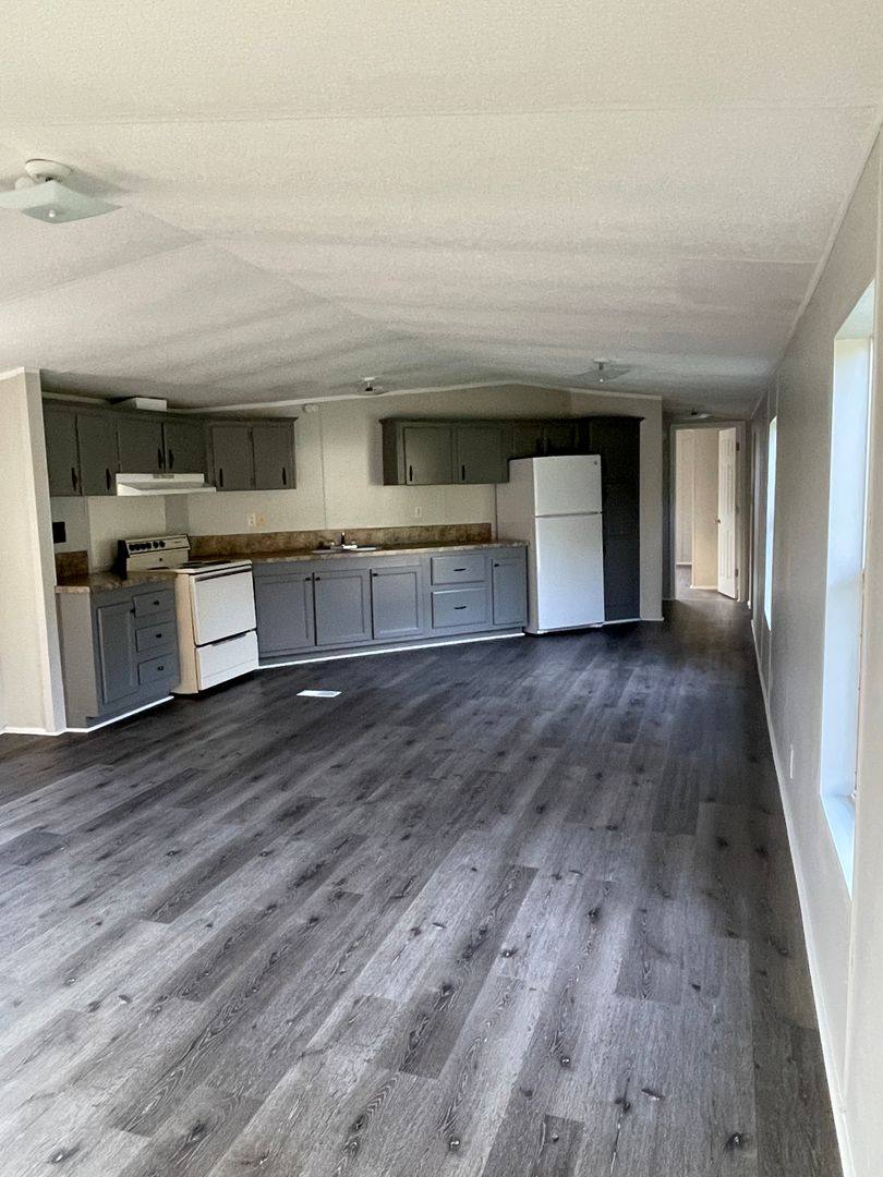 Apartment for rent at 4405 Old Jeanerette Rd, New Iberia, LA 70563
