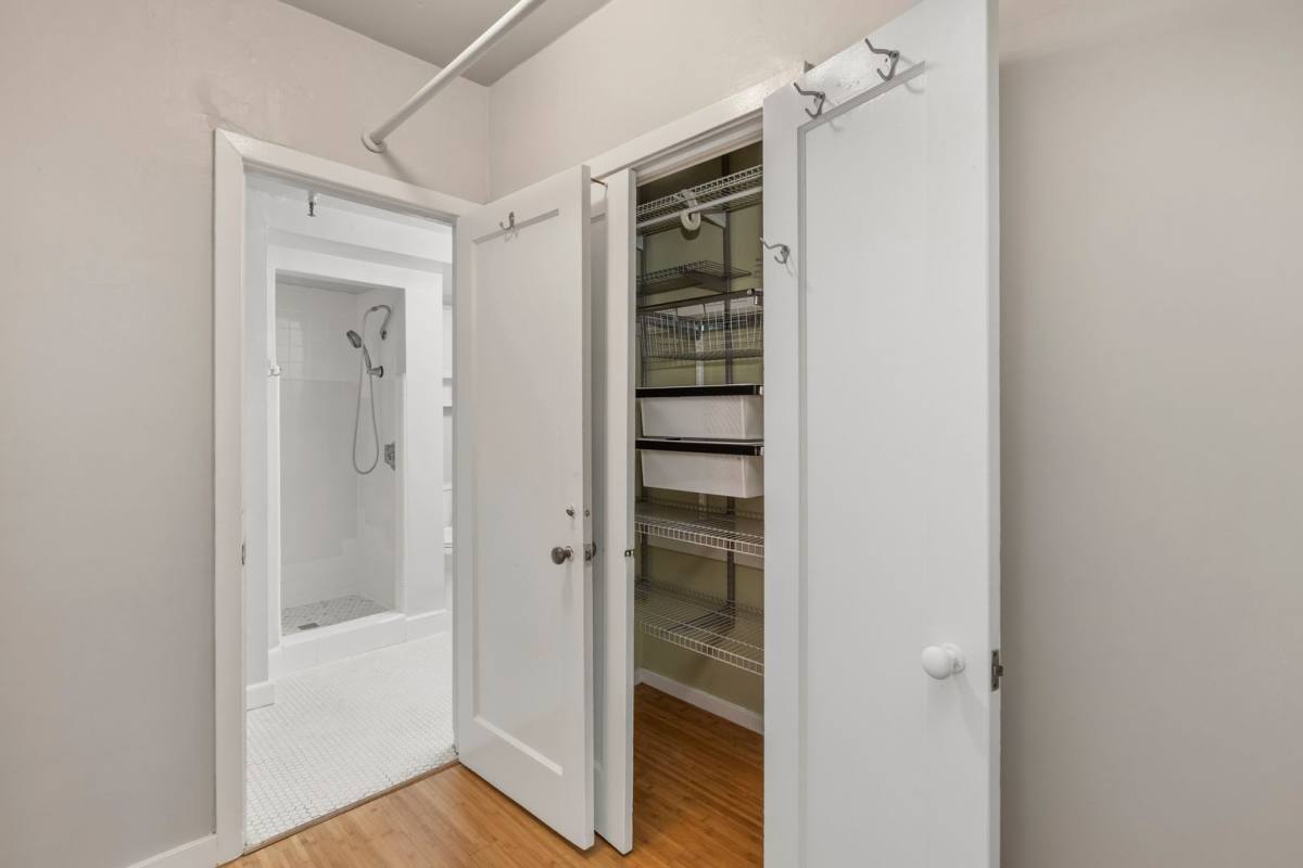 Apartment for rent at 1409-1421 Sacramento St 7-9 Kimball Place, San Francisco, CA 94118