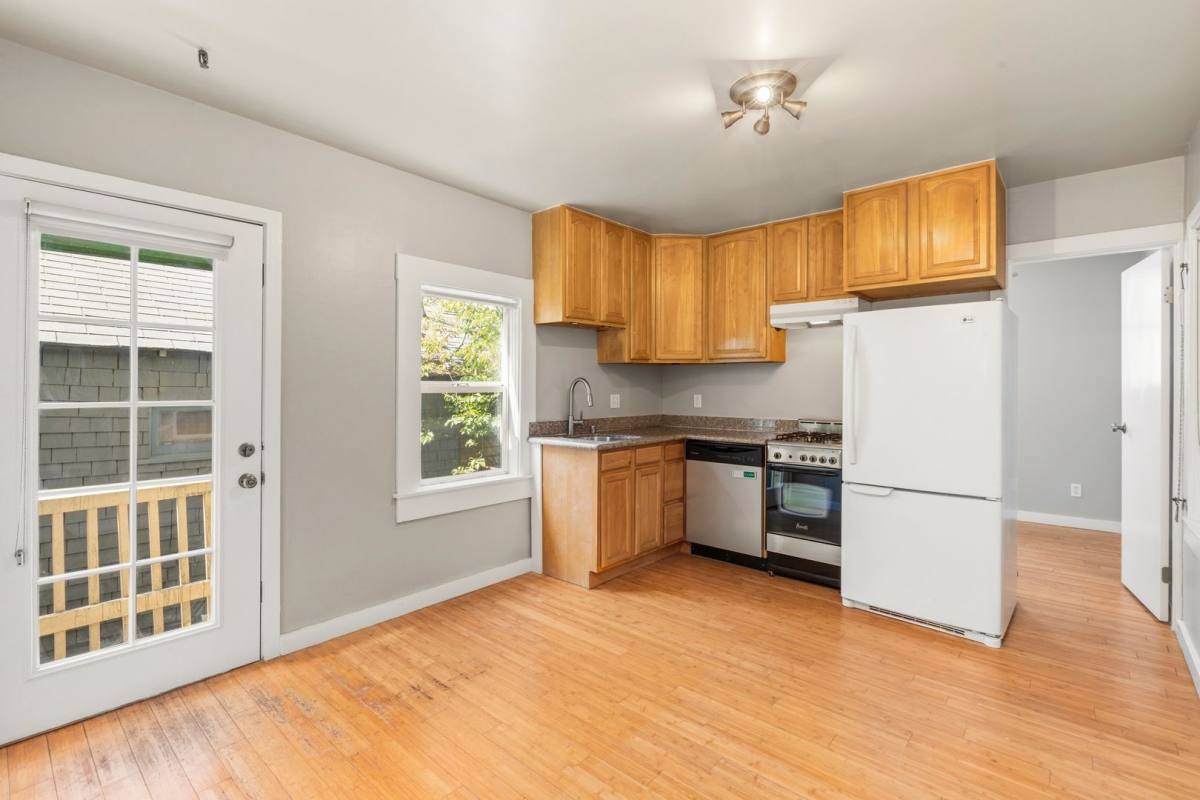Apartment for rent at 1409-1421 Sacramento St 7-9 Kimball Place, San Francisco, CA 94118