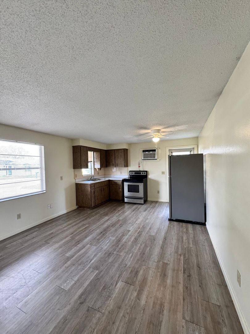 Apartment for rent at 9th St, Zephyrhills, FL 33542