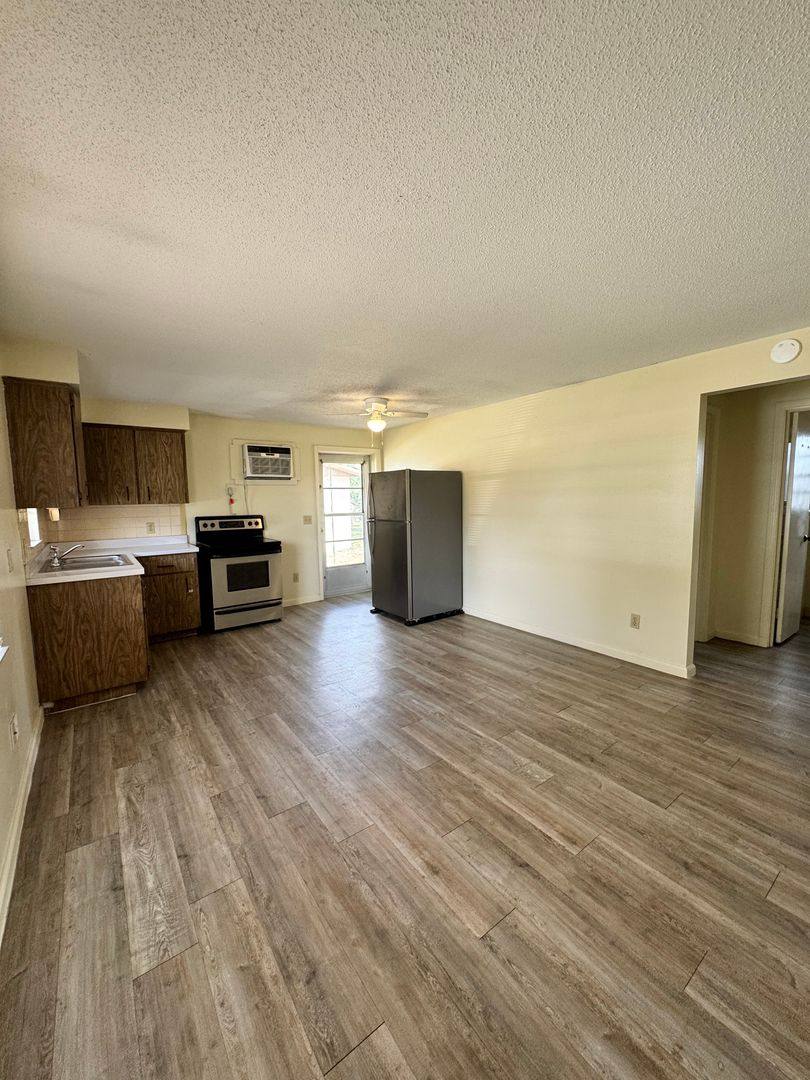 Apartment for rent at 9th St, Zephyrhills, FL 33542