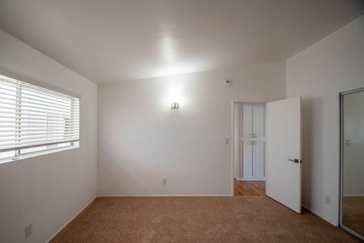 Apartment for rent at 15156 Dickens St, Sherman Oaks, CA 91403