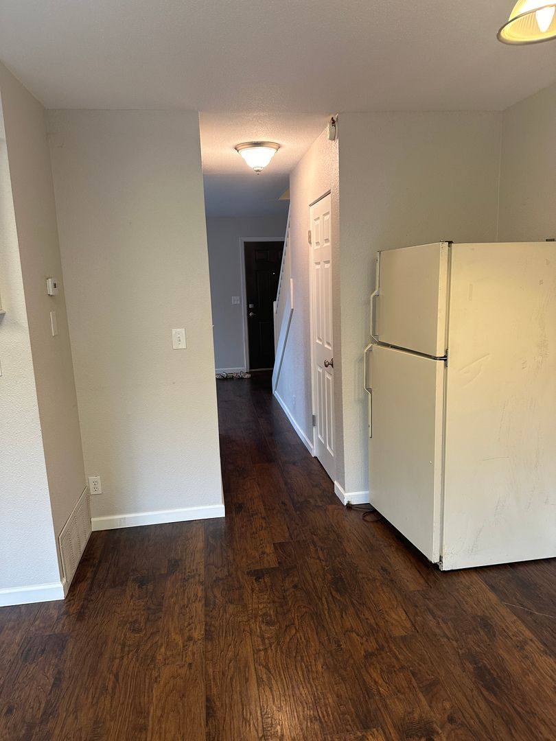 Townhouse for rent at 1295 Elegante Lane, Anchorage, AK 99501