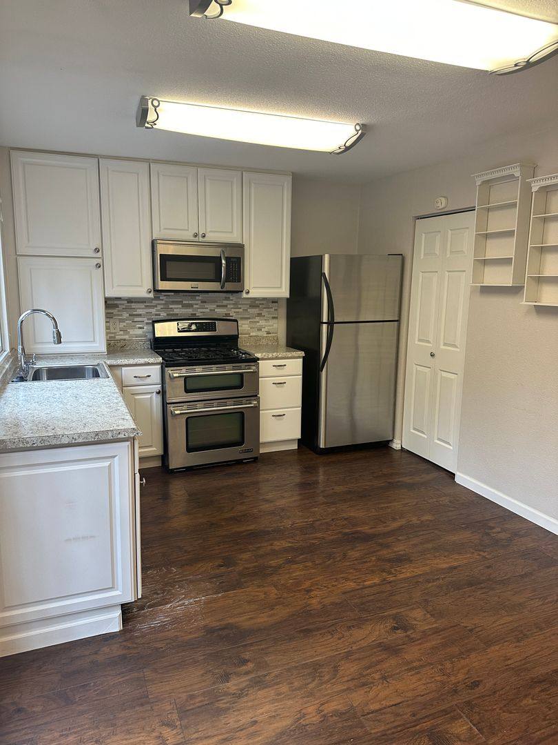Townhouse for rent at 1295 Elegante Lane, Anchorage, AK 99501