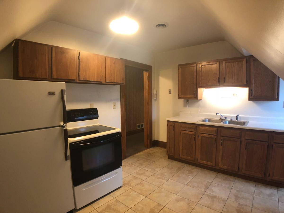 Apartment for rent at 598 E Maiden St, Washington, PA 15301