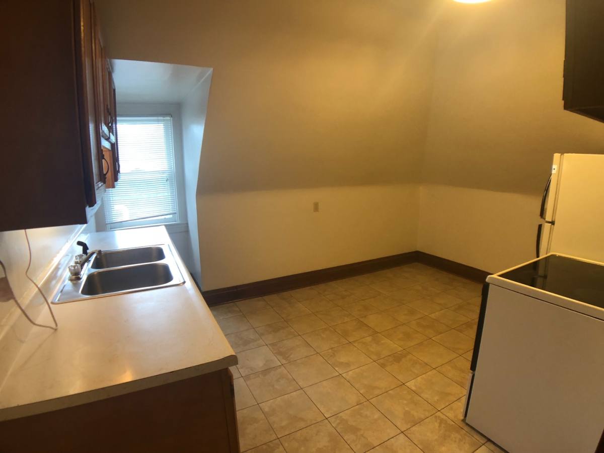 Apartment for rent at 598 E Maiden St, Washington, PA 15301