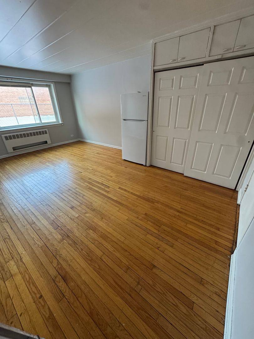 Apartment for rent at 2023-2025 N Harlem Ave, Elmwood Park, IL 60707