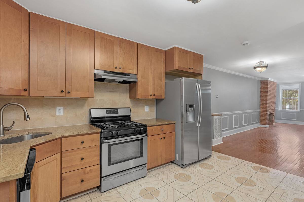 House for rent at 104 S Carrollton Ave, Baltimore, MD 21223