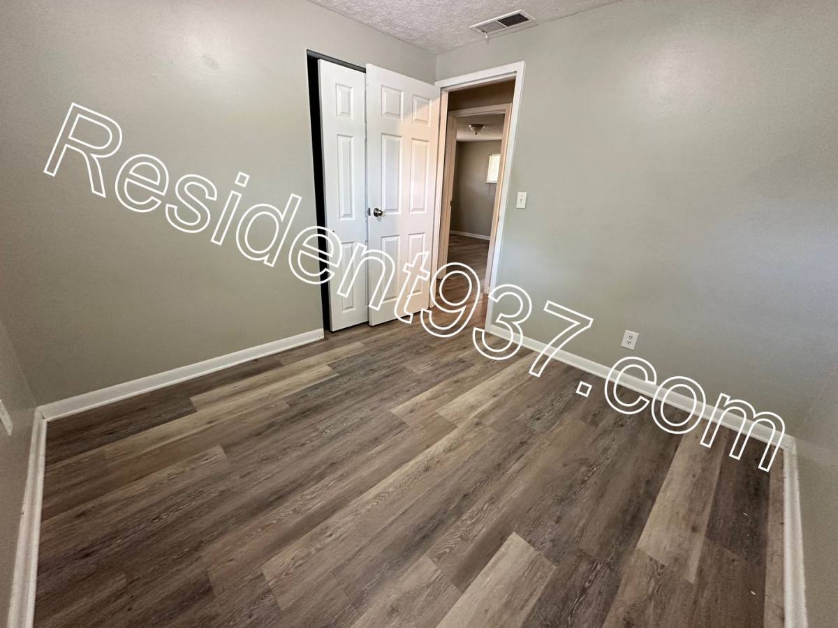 House for rent at 2295 Milesburn Dr, Dayton, OH 45439