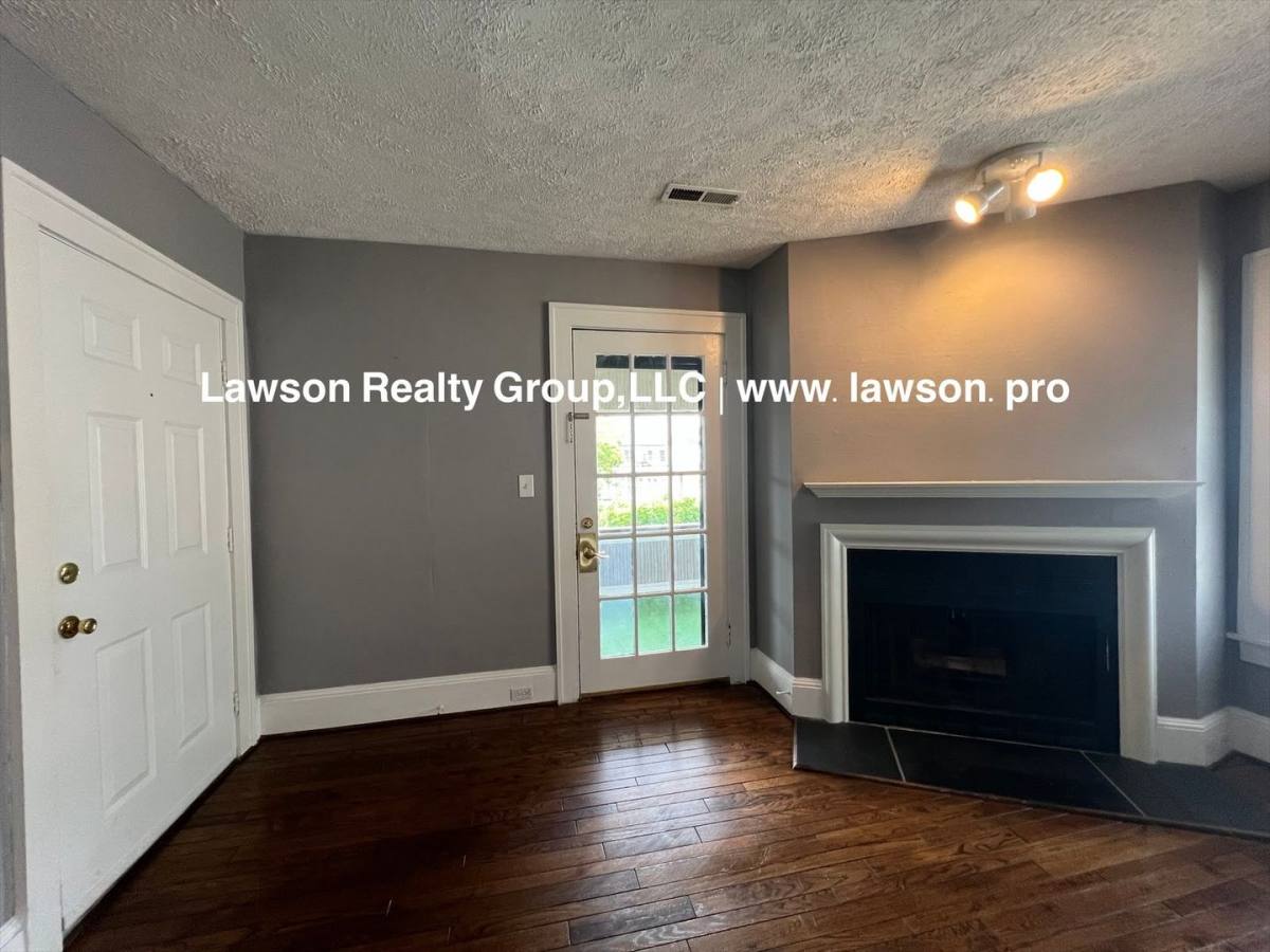 Apartment for rent at 928 2nd St SW, Roanoke, VA 24016