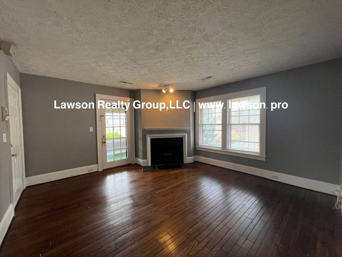Apartment for rent at 928 2nd St SW, Roanoke, VA 24016