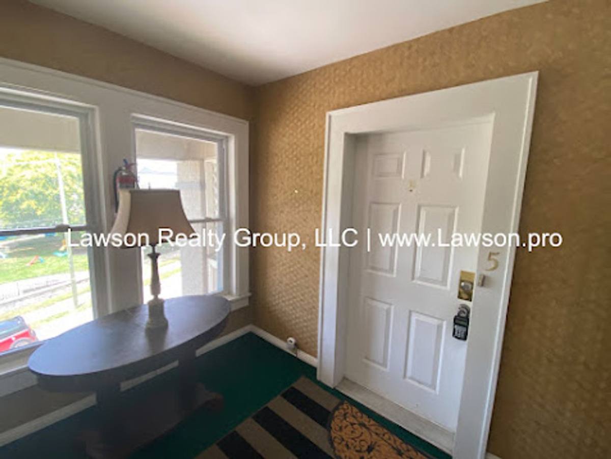 Apartment for rent at 928 2nd St SW, Roanoke, VA 24016