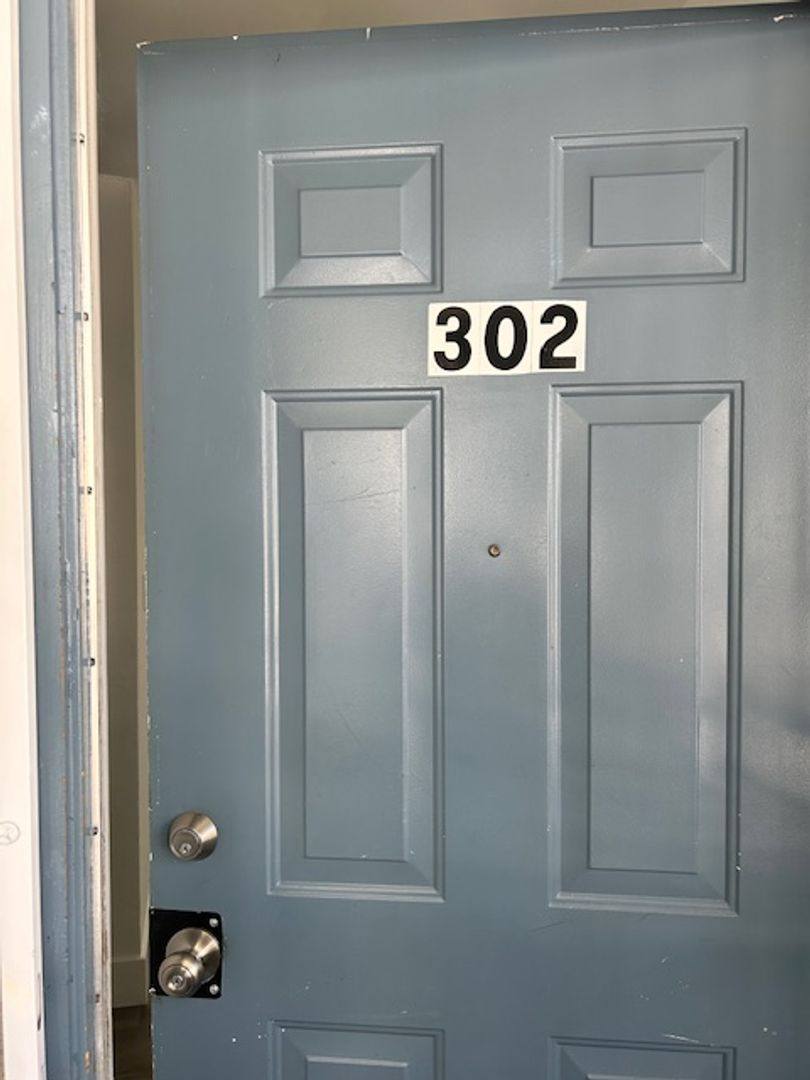 Apartment for rent at 15977-15987 Maubert Ave, San Leandro, CA 94578
