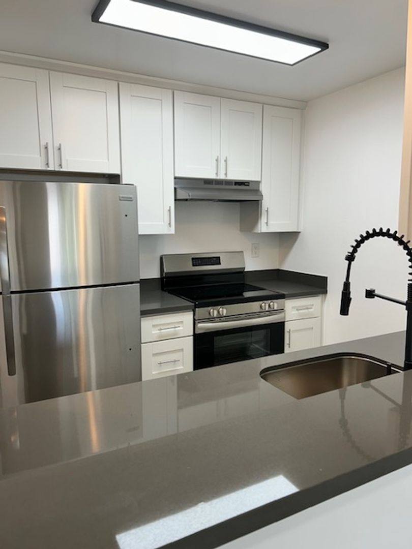 Apartment for rent at 15977-15987 Maubert Ave, San Leandro, CA 94578