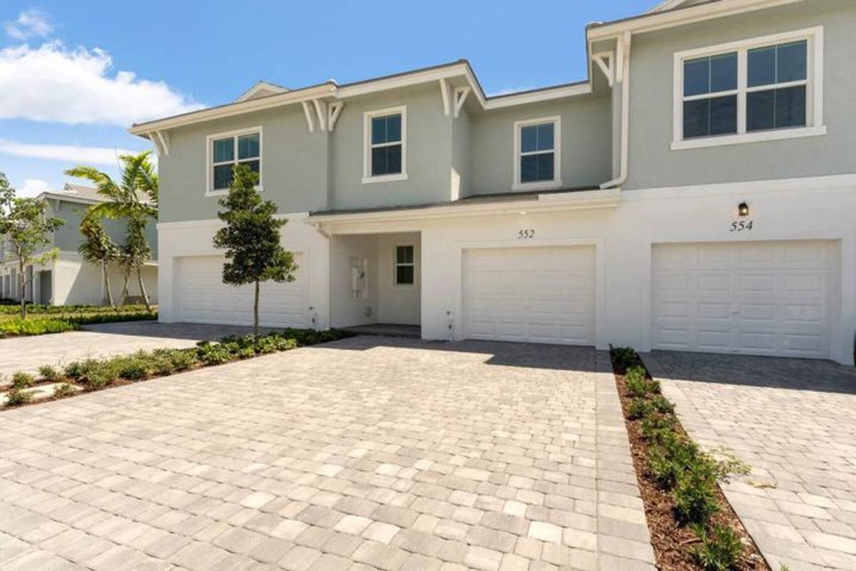 House for rent at 552 Sanderling Circle, Deerfield Beach, FL 33442