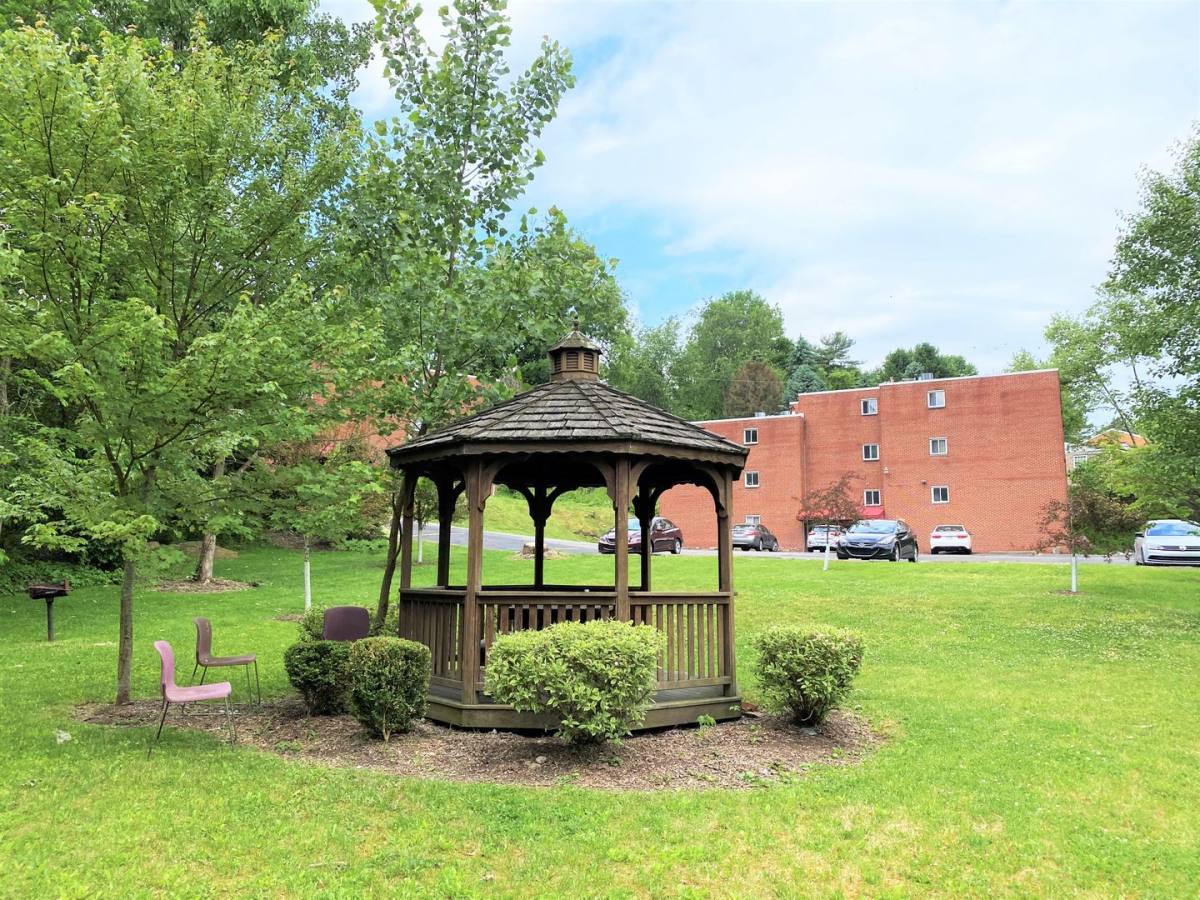 Townhouse for rent at 435 Guys Run Rd, Cheswick, PA 15024