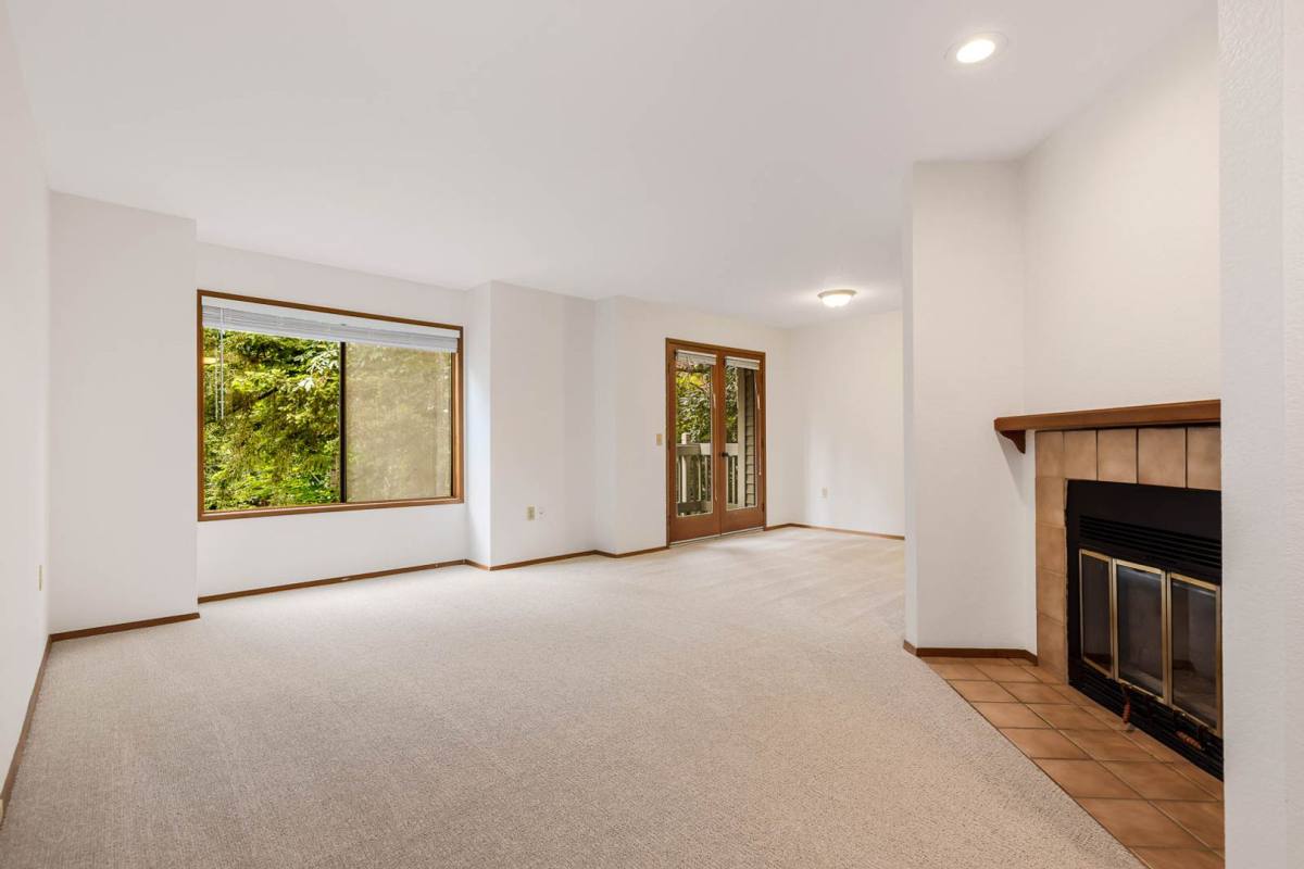 Condo for rent at 320 10th St #3, Kirkland, WA 98033