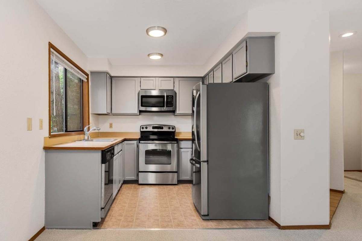 Condo for rent at 320 10th St #3, Kirkland, WA 98033