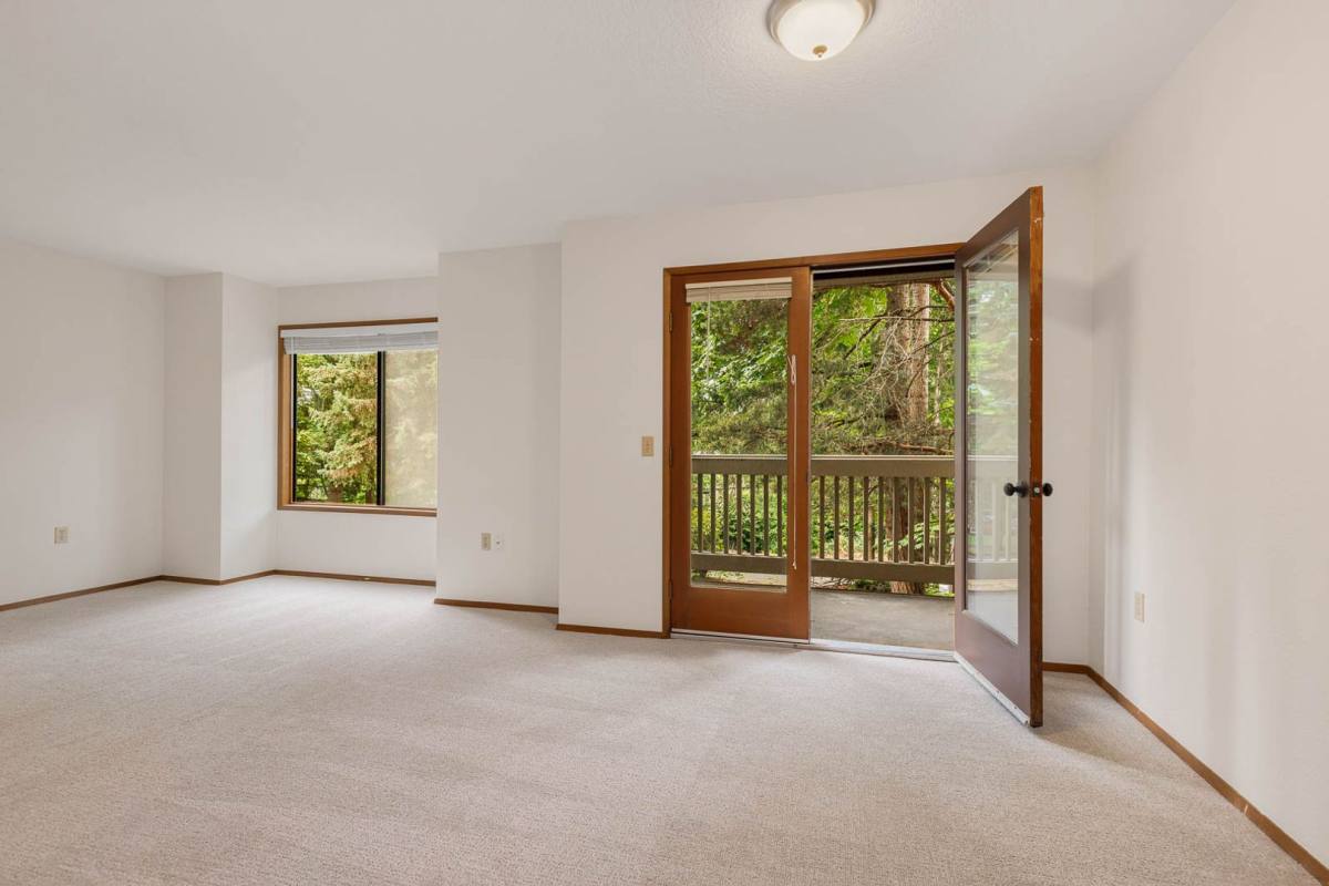 Condo for rent at 320 10th St #3, Kirkland, WA 98033