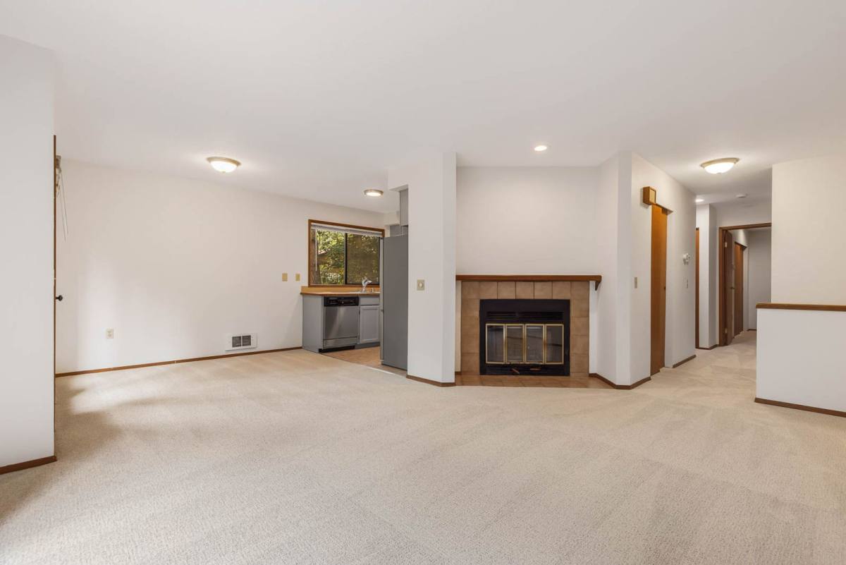 Condo for rent at 320 10th St #3, Kirkland, WA 98033