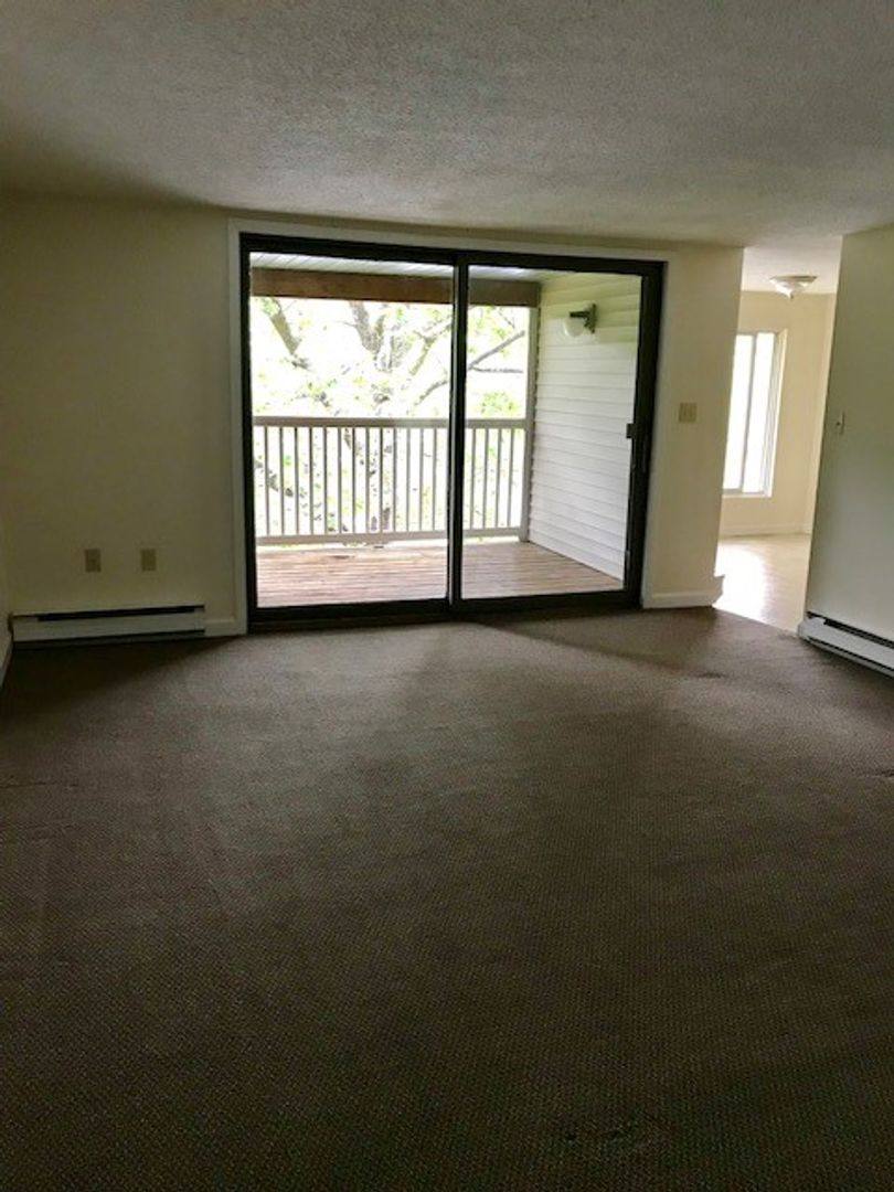 Apartment for rent at 9E River St, Newmarket, NH 03857