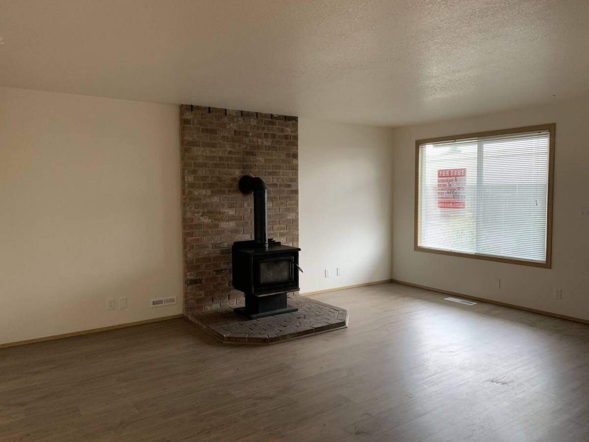 House for rent at 900 SW 179th Ave, Beaverton, OR 97003