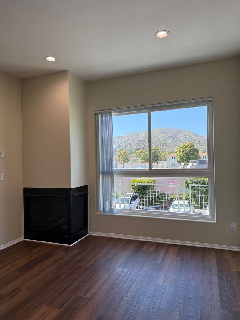 Apartment for rent at 2991 Loma Vista Rd, Ventura, CA 93003