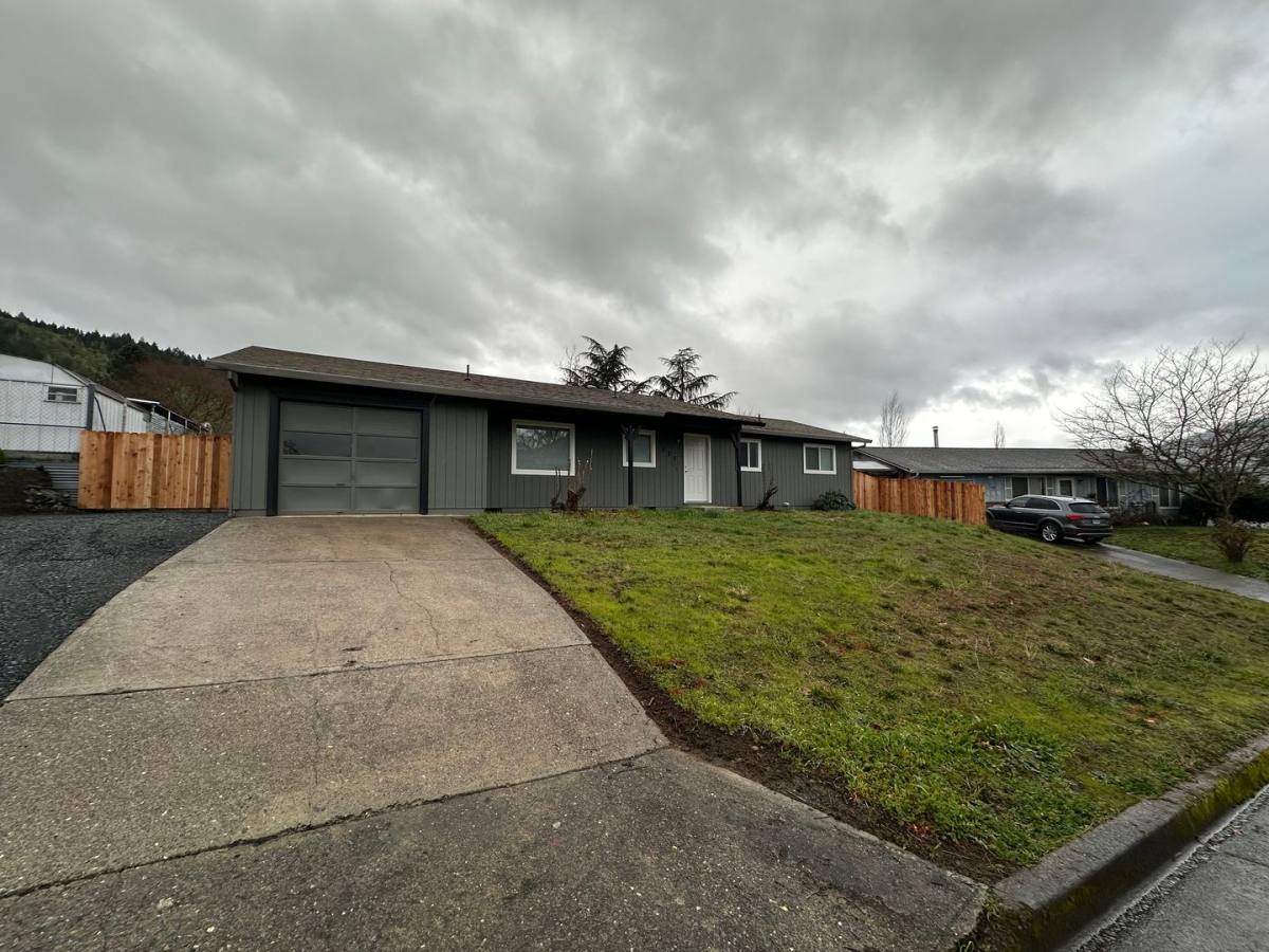 House for rent at 237 Clark Terrace, Myrtle Creek, OR 97457