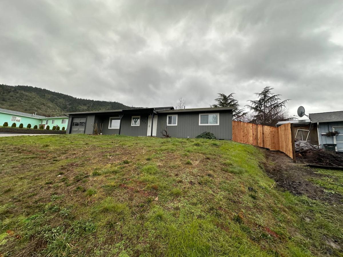 House for rent at 237 Clark Terrace, Myrtle Creek, OR 97457