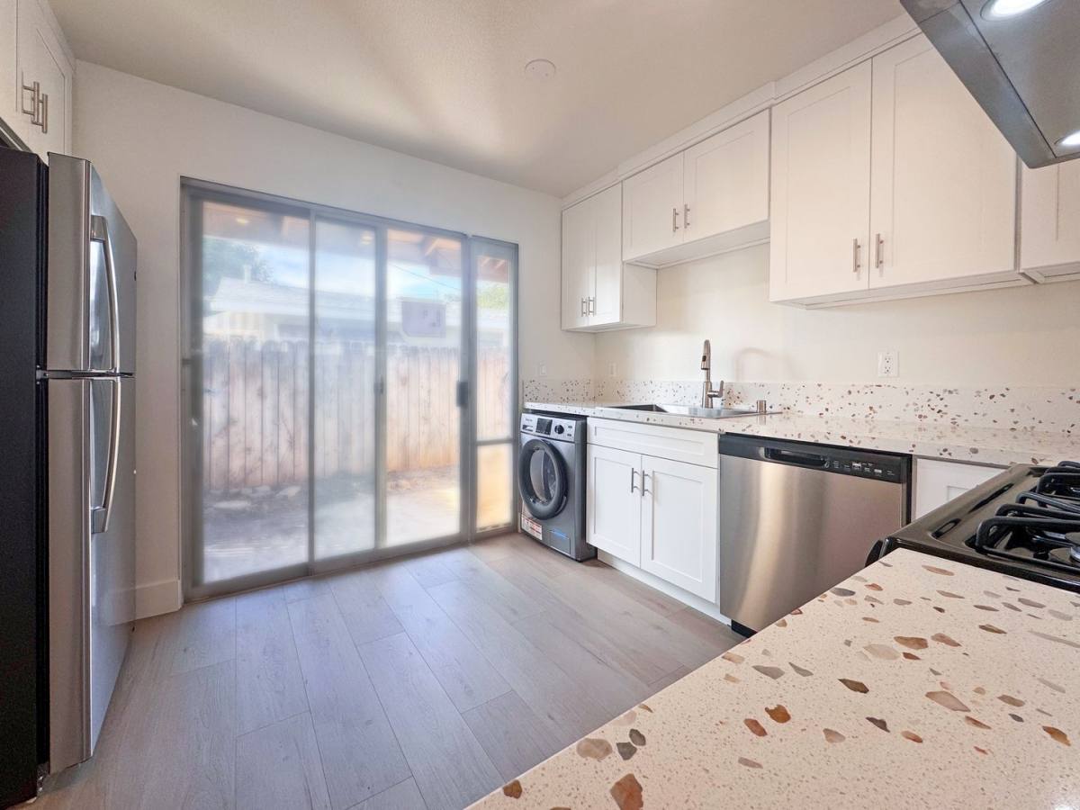 Apartment for rent at 130 W Malvern Ave, Fullerton, CA 92832