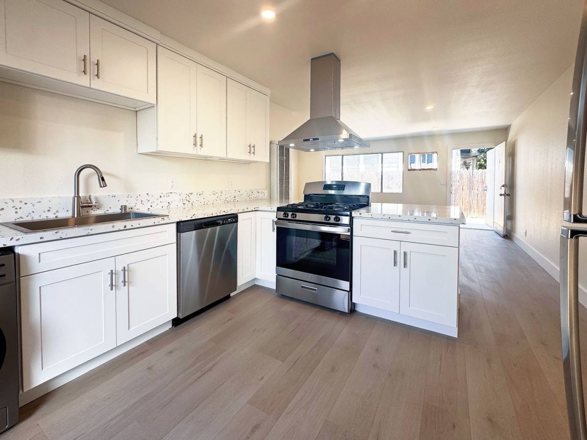 Apartment for rent at 130 W Malvern Ave, Fullerton, CA 92832