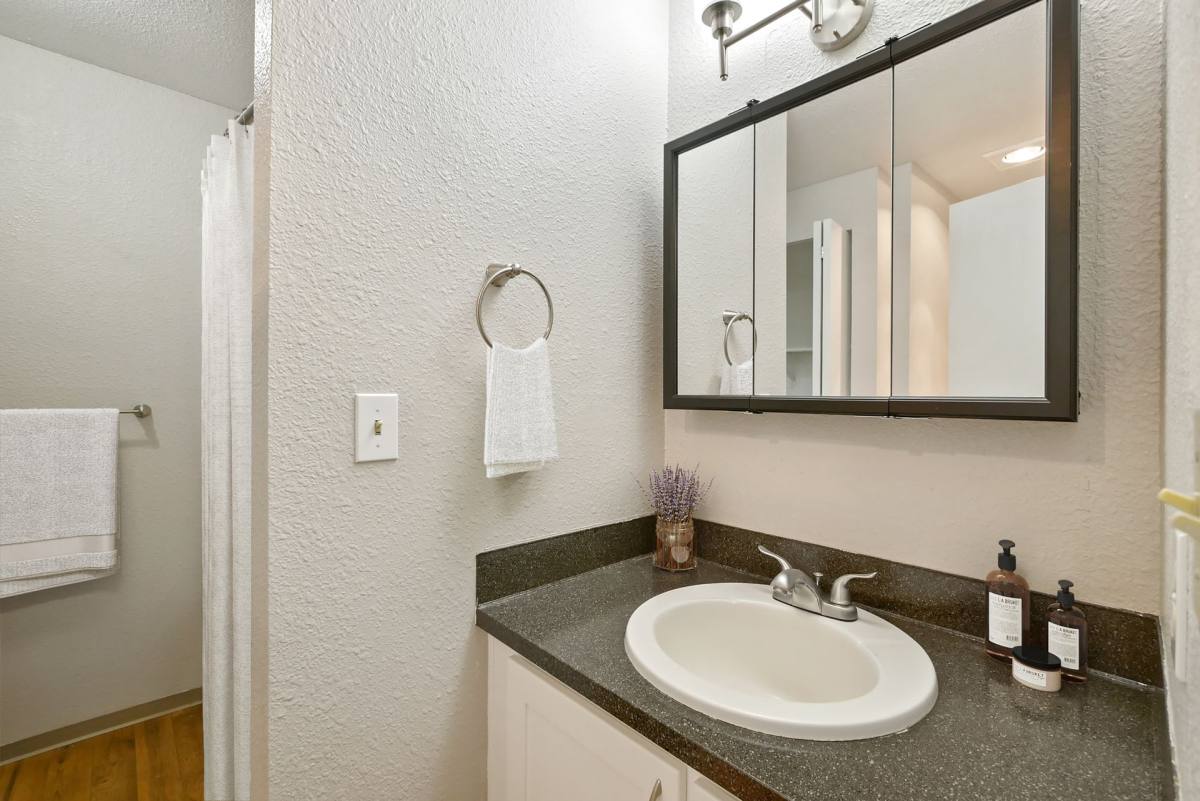 Townhouse for rent at 9520 43rd St Court W, Tacoma, WA 98466