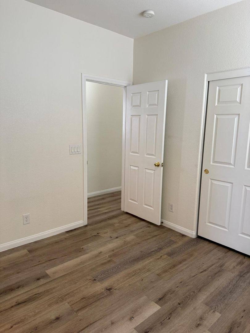 House for rent at 1260 Oak Village, Las Vegas, NV 89183