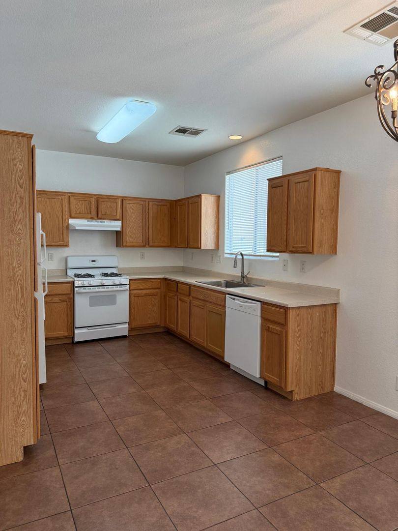 House for rent at 1260 Oak Village, Las Vegas, NV 89183