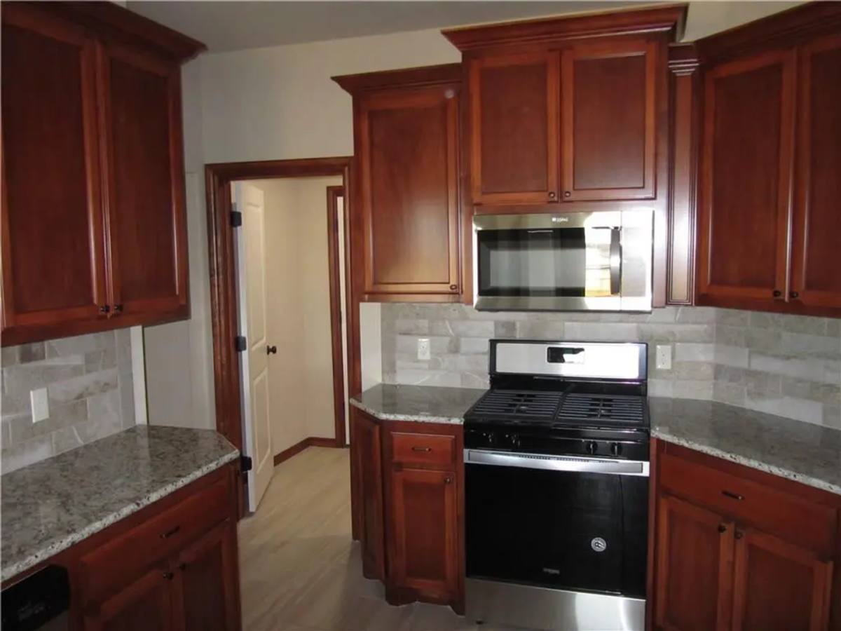 House for rent at 1529 SE 6th St, Oklahoma City, OK 73160