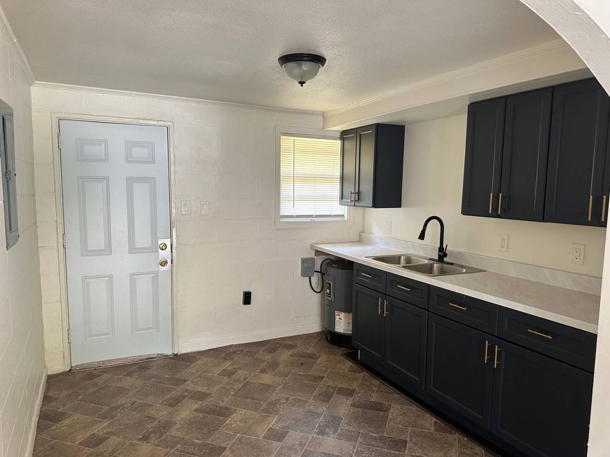 Apartment for rent at 412 C Cedar Ave, Albany, GA 31701
