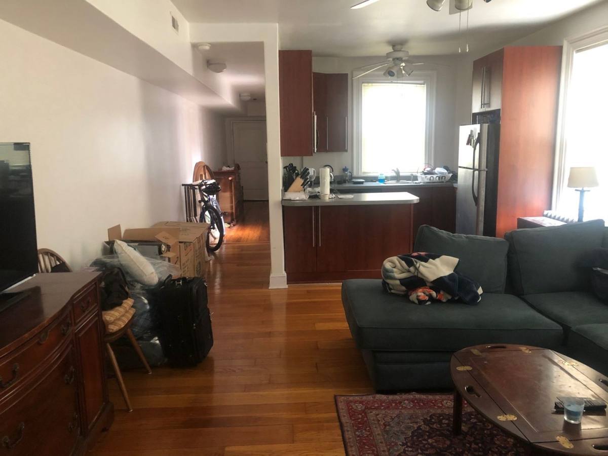 Apartment for rent at 711 Walnut St, Philadelphia, PA 19106