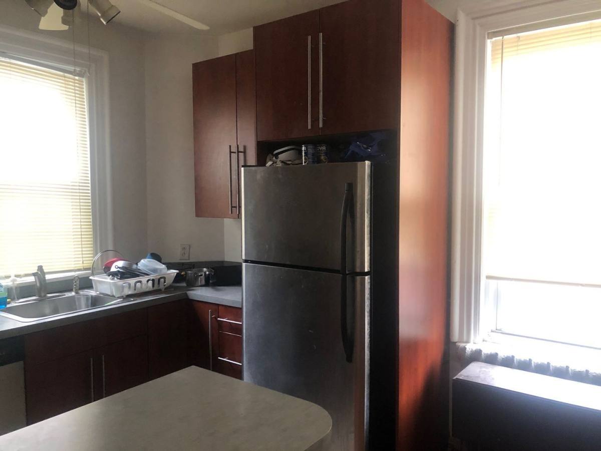 Apartment for rent at 711 Walnut St, Philadelphia, PA 19106