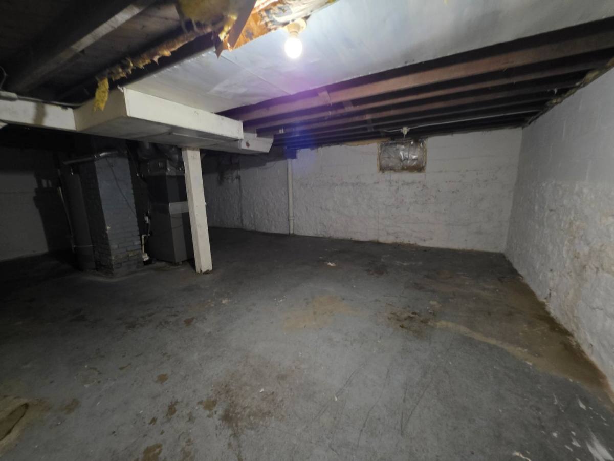 House for rent at 1804 6th Ave SE, Cedar Rapids, IA 52403