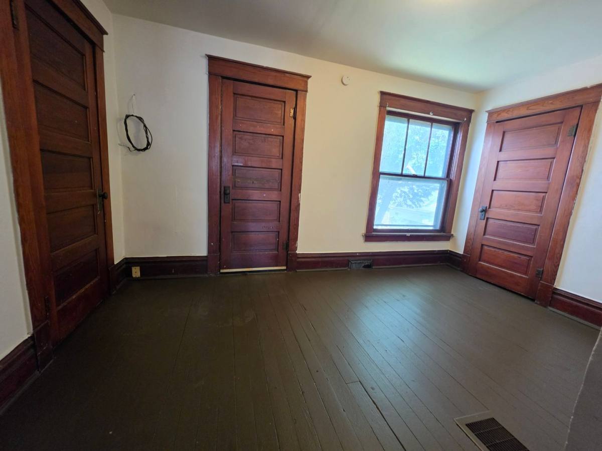 House for rent at 1804 6th Ave SE, Cedar Rapids, IA 52403