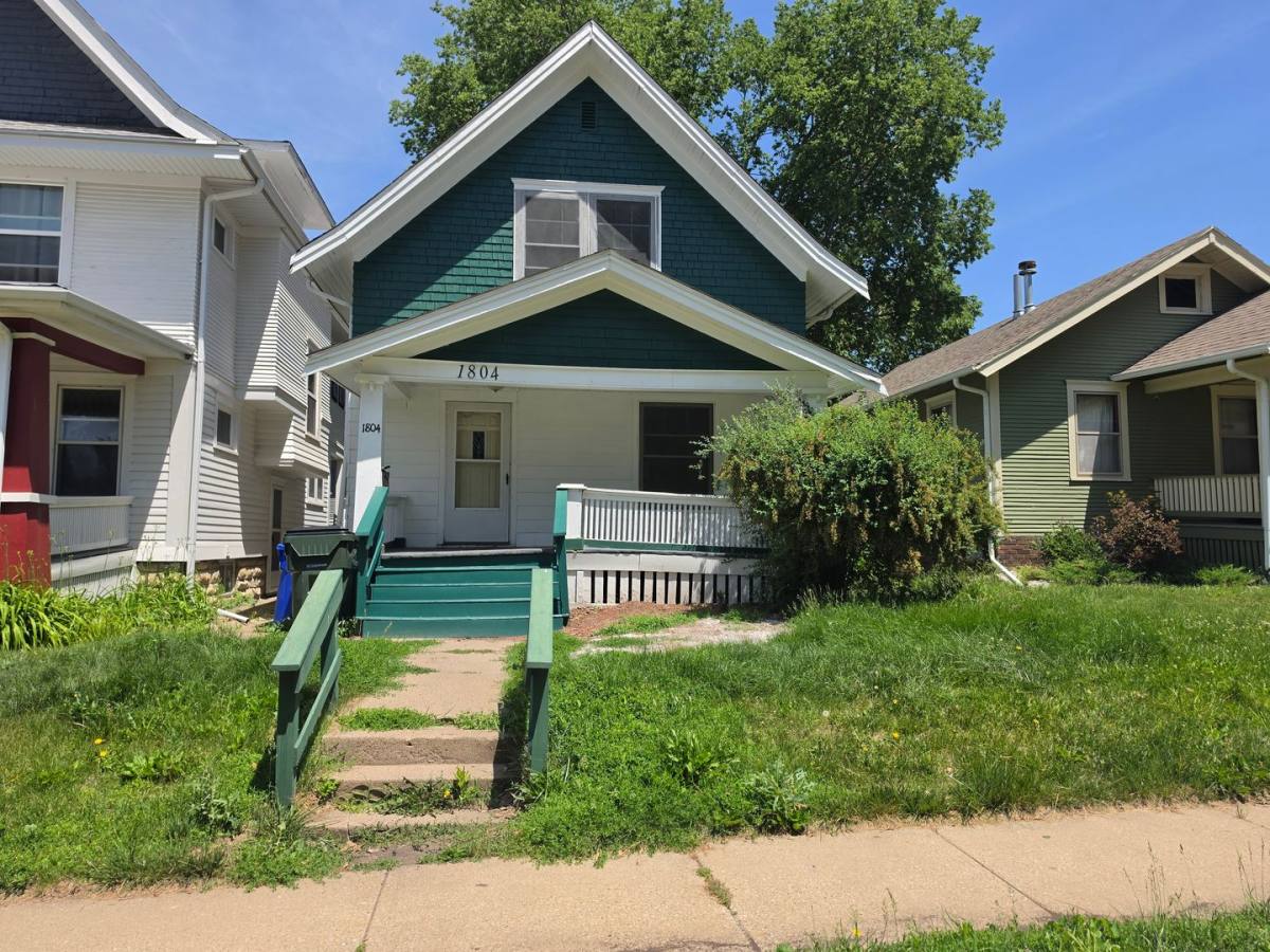 House for rent at 1804 6th Ave SE, Cedar Rapids, IA 52403