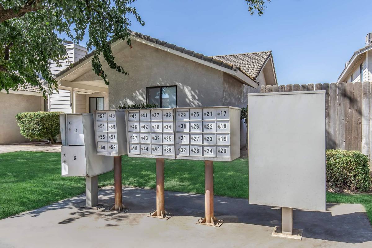 Townhouse for rent at 950 Barnett Way, Madera, CA 93637