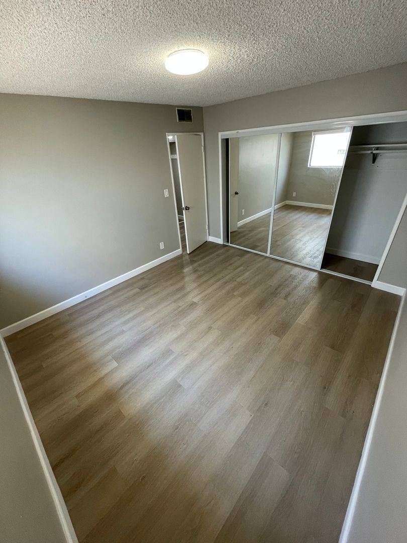 Apartment for rent at 17340 Burbank Blvd, Encino, CA 91316