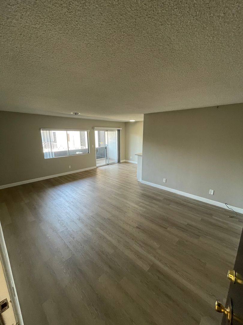 Apartment for rent at 17340 Burbank Blvd, Encino, CA 91316